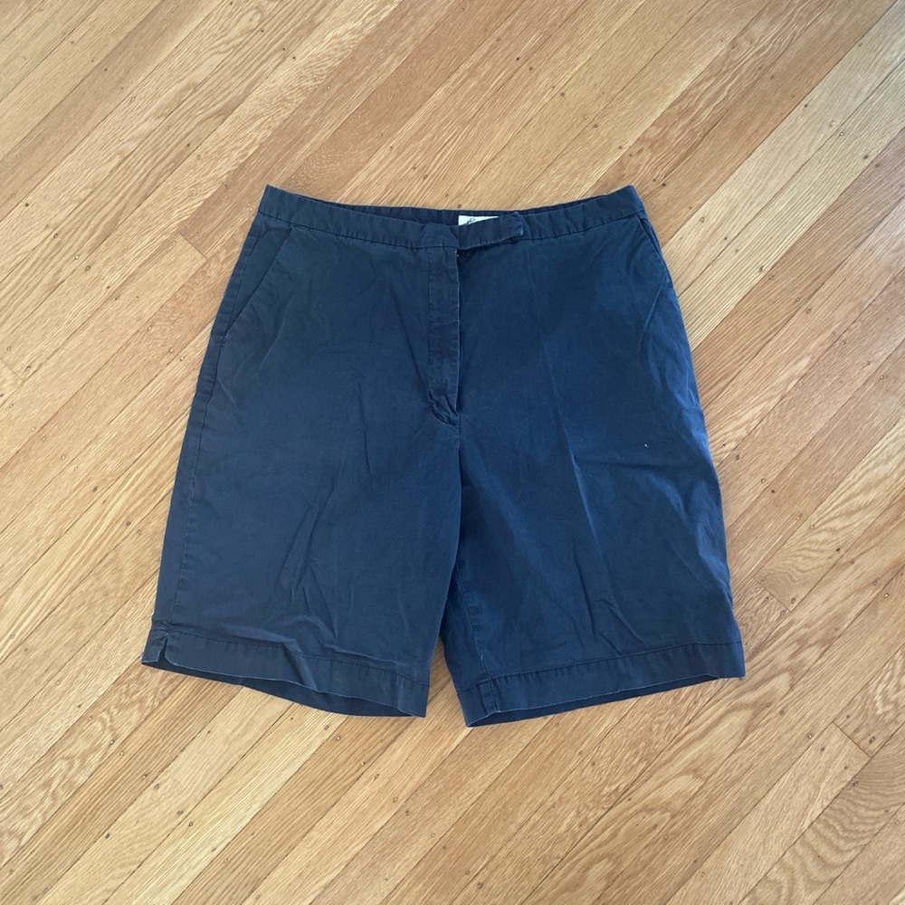 Vintage Eddie Bauer black shorts with button and latch closure and side pockets